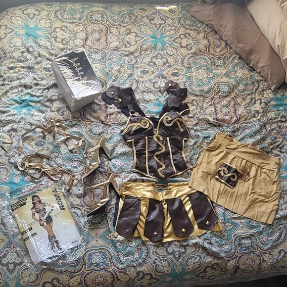 Warrior girl Costume - Picture 2 of 9